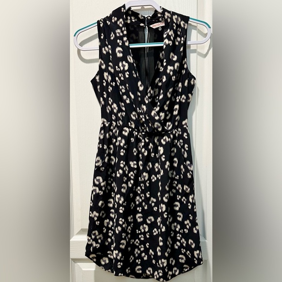 Rebecca Taylor Sleeveless Silk Bobcat Mini Dress w Open Back. - Picture 3 of 10